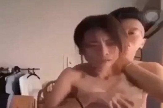 Vanna Bardot Full HD Красная дорожка с мускулистым мальчиком